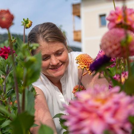 Hartlhof Urlaub Am Baby- Und Kinderbauernhof Niederau Exterior foto