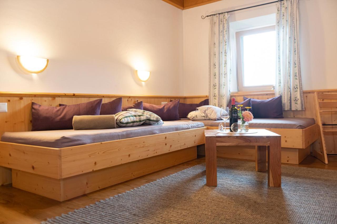 Hartlhof Urlaub Am Baby- Und Kinderbauernhof Niederau Exterior foto